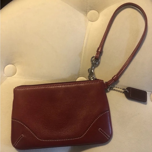 Vintage Coach Red Leather Wristlet Wallet With Contrast Stitching Quiet Luxury - Picture 2 of 4
